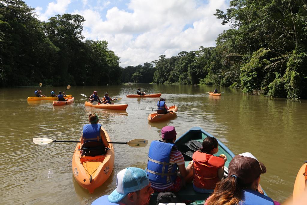 Tortuguero Adventures Guesthouse Exterior photo