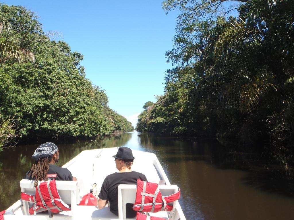 Tortuguero Adventures Guesthouse Exterior photo